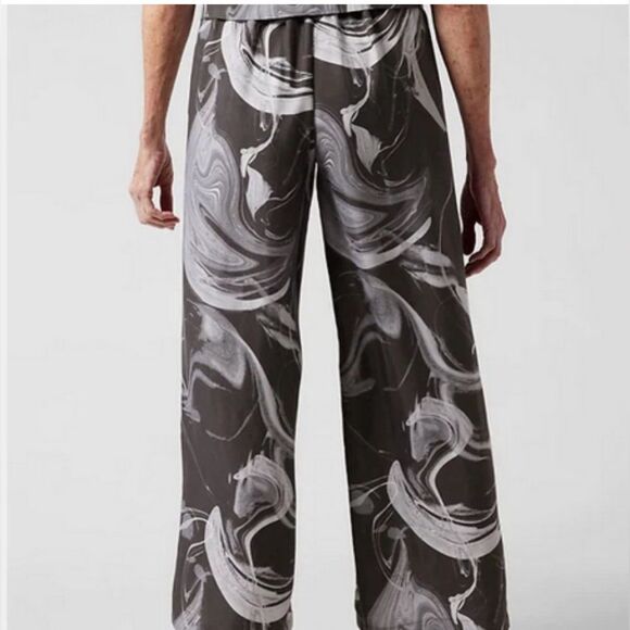 NWT Athleta Calm Cool Pant. Grey Black Marble with White. Small - Picture 2 of 9